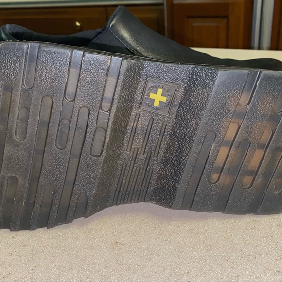 Dr Martens  Airwair Shoes Sz 11 Soft Wair Comfort Footbed - Picture 6 of 9